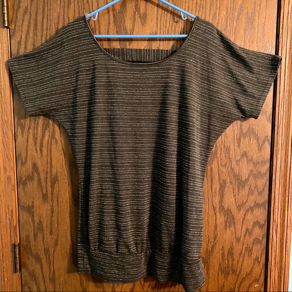 Dark gray with sliver stripes top - Picture 2 of 6